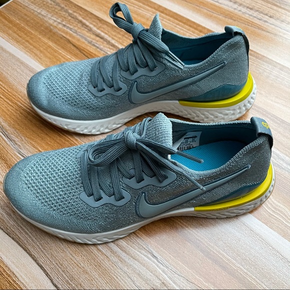 Nike Epic React Fly Knit Sneakers - Picture 3 of 5